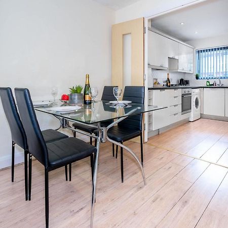 City Centre Townhouse - 3 Bedrooms - Garage - Parking - Top Rated Birmingham Extérieur photo